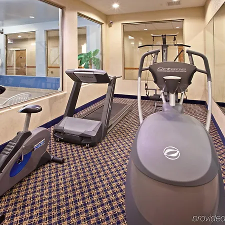 La Quinta Inn & Suits By Wyndham Pontoon Beach Il 