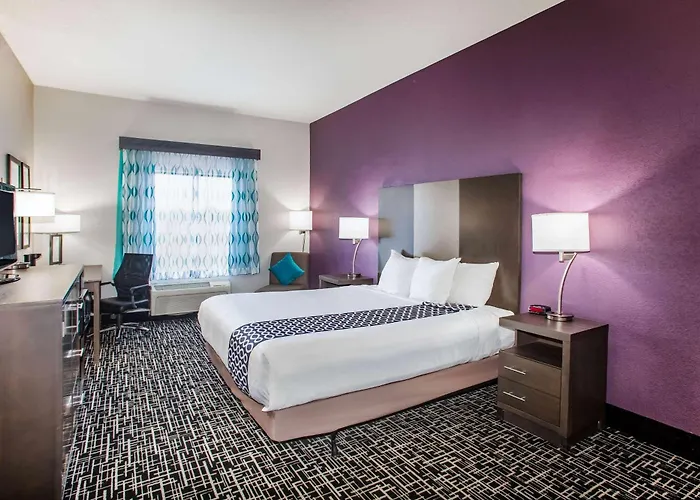 La Quinta Inn & Suits By Wyndham Pontoon Beach Il