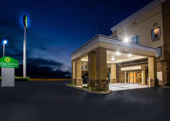 La Quinta Inn & Suits By Wyndham Pontoon Beach Il