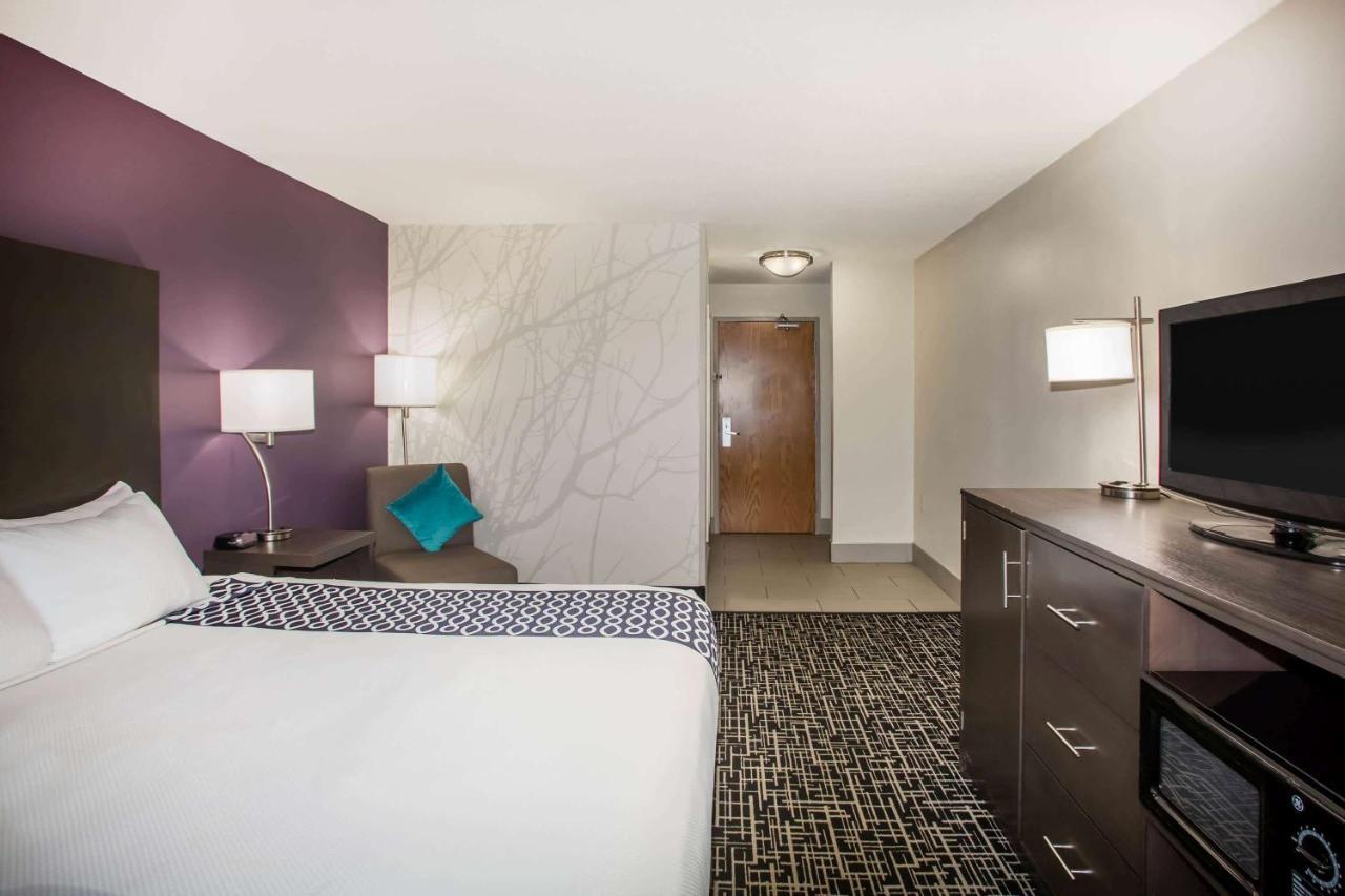 La Quinta & Suits By Wyndham Pontoon Il