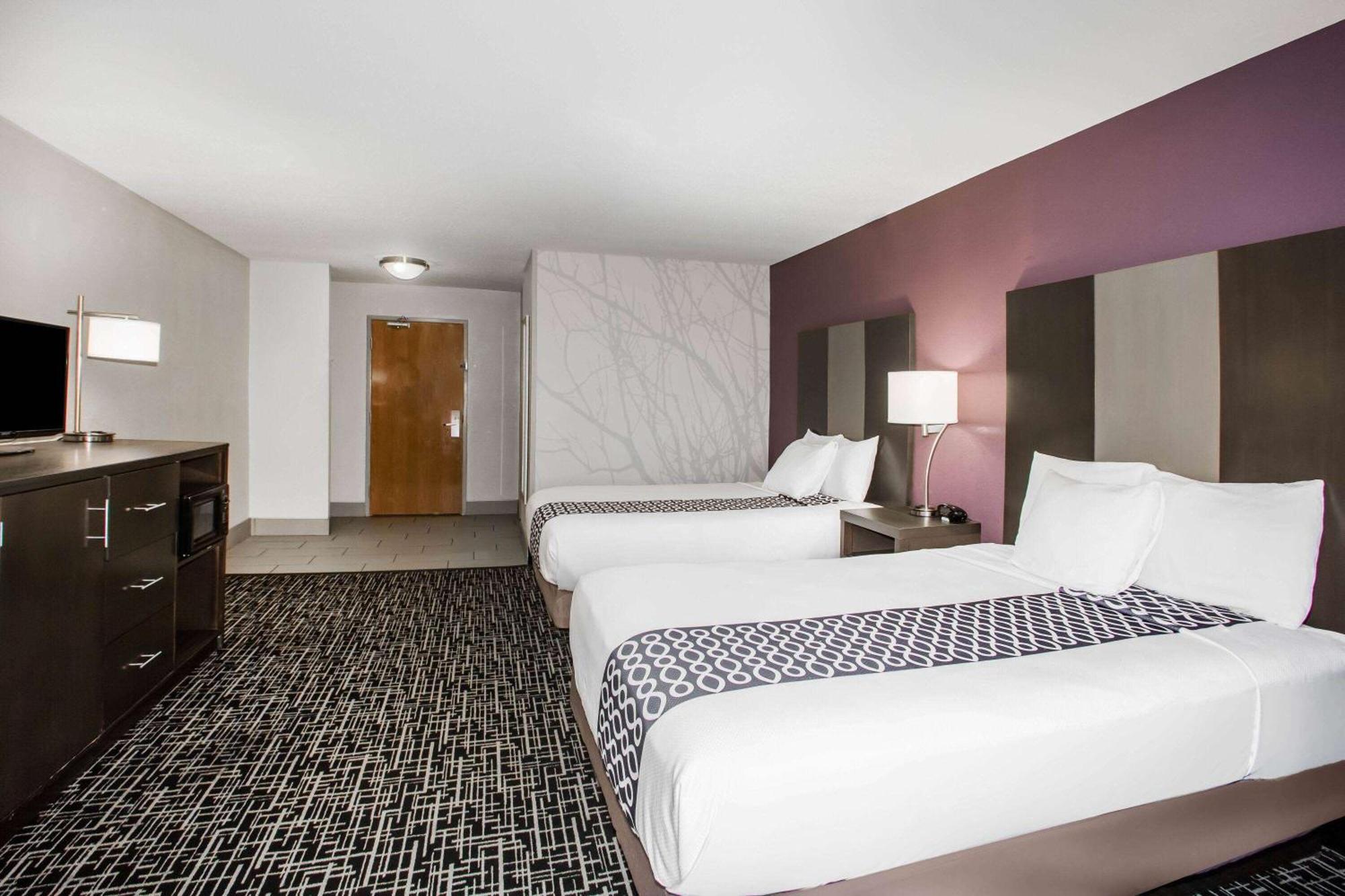 La Quinta & Suits By Wyndham Pontoon Il Hotel 3*