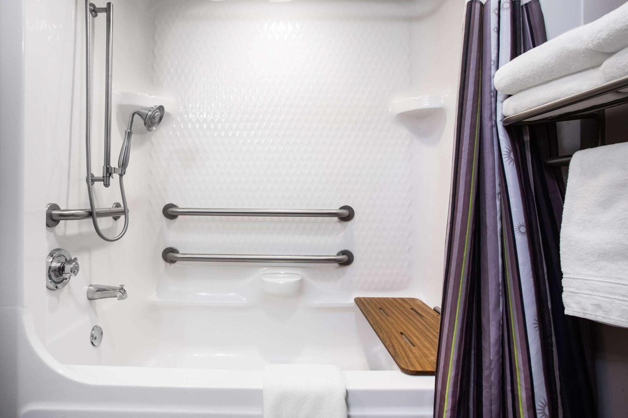Hotel La Quinta & Suits By Wyndham Pontoon Il Pontoon Beach