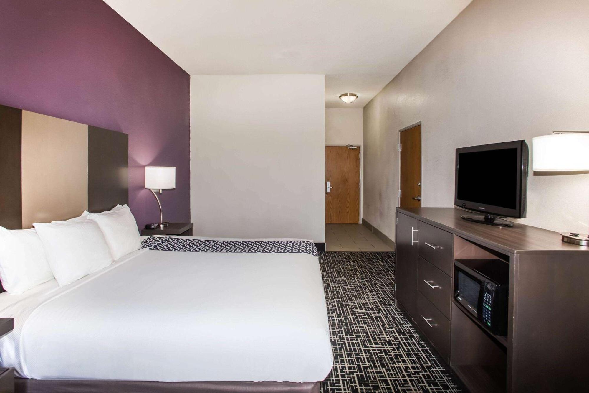 La Quinta & Suits By Wyndham Pontoon Il
