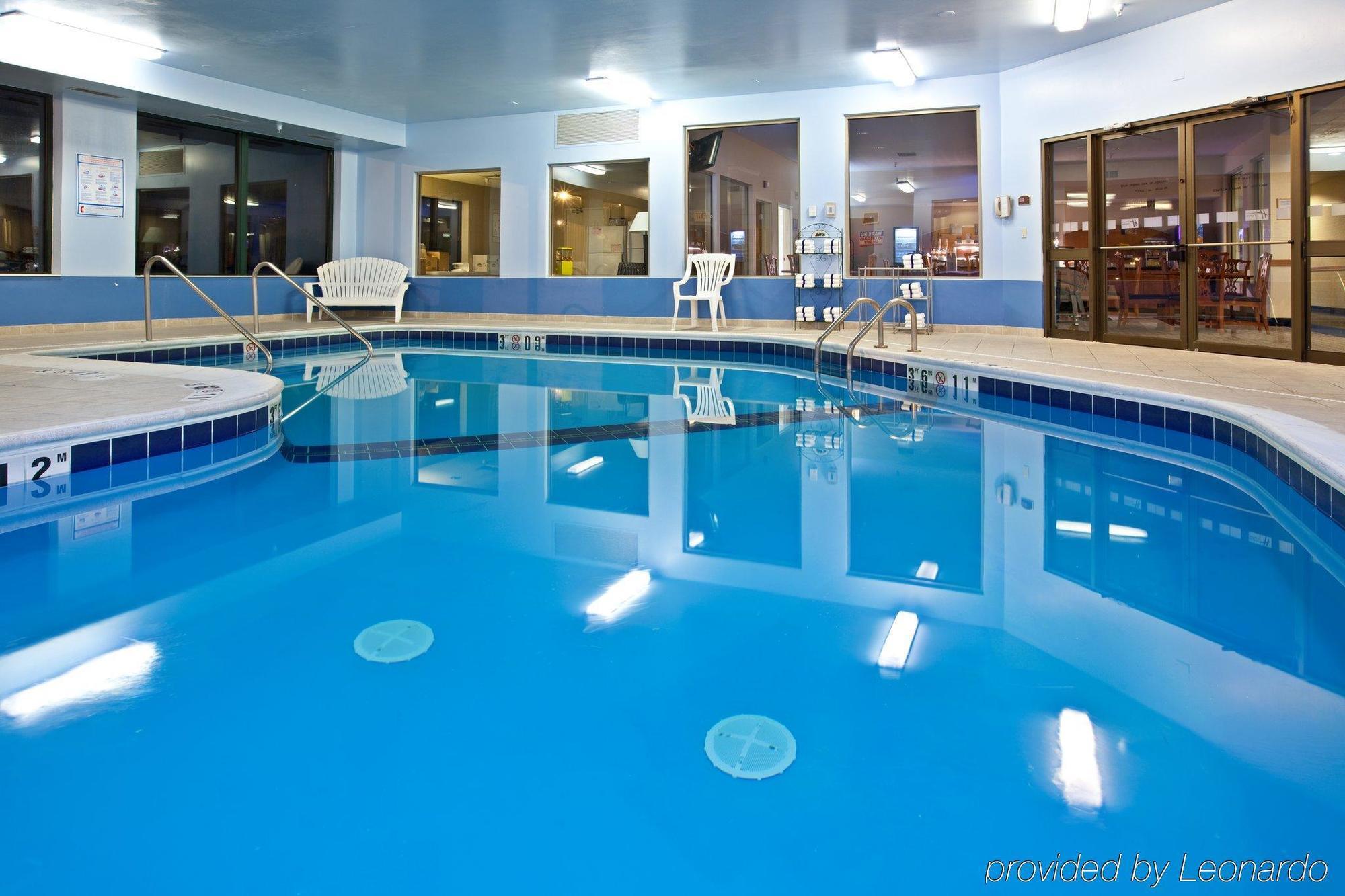 Hotel La Quinta & Suits By Wyndham Pontoon Il Pontoon Beach