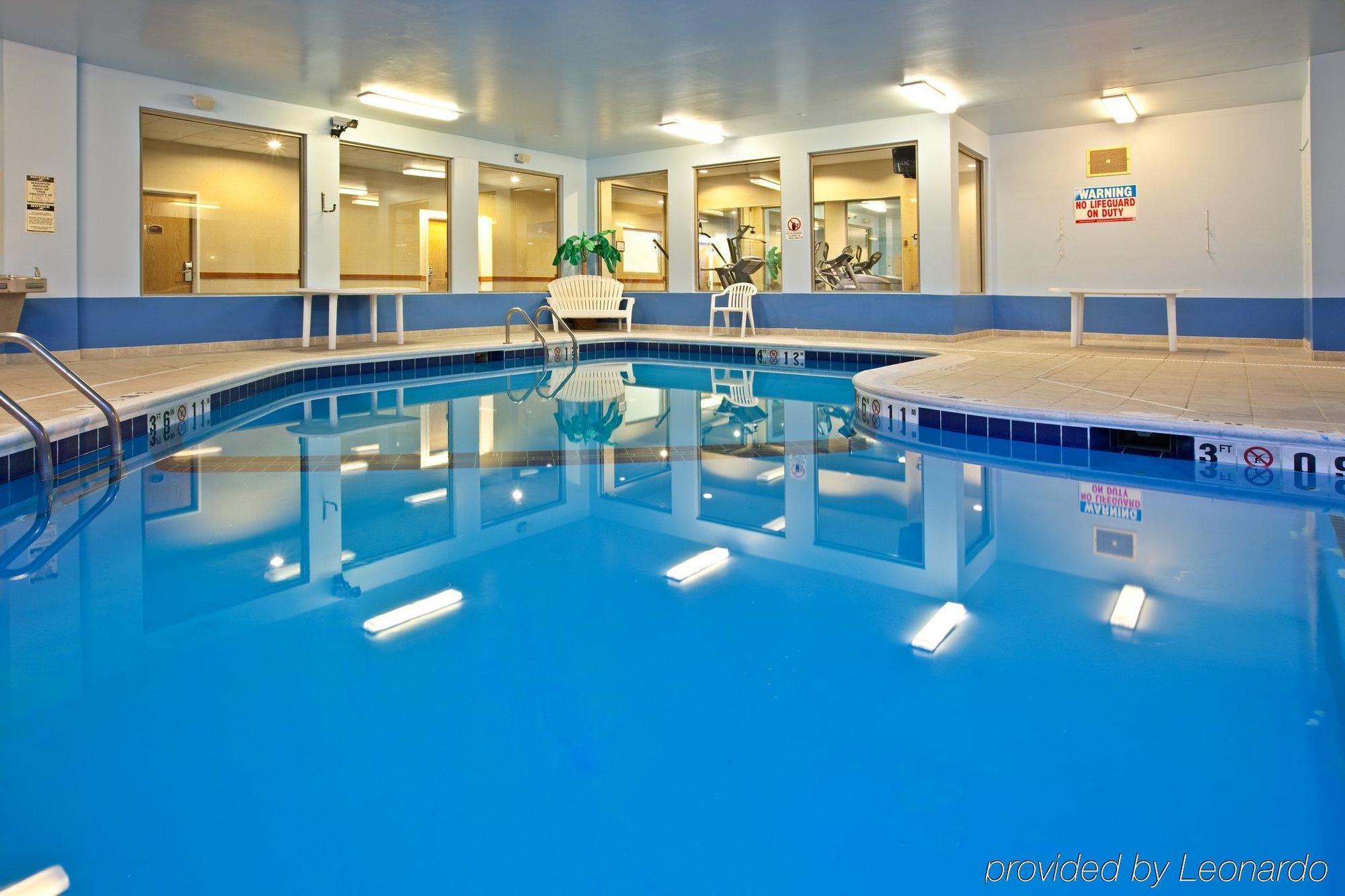 Hotel La Quinta & Suits By Wyndham Pontoon Il