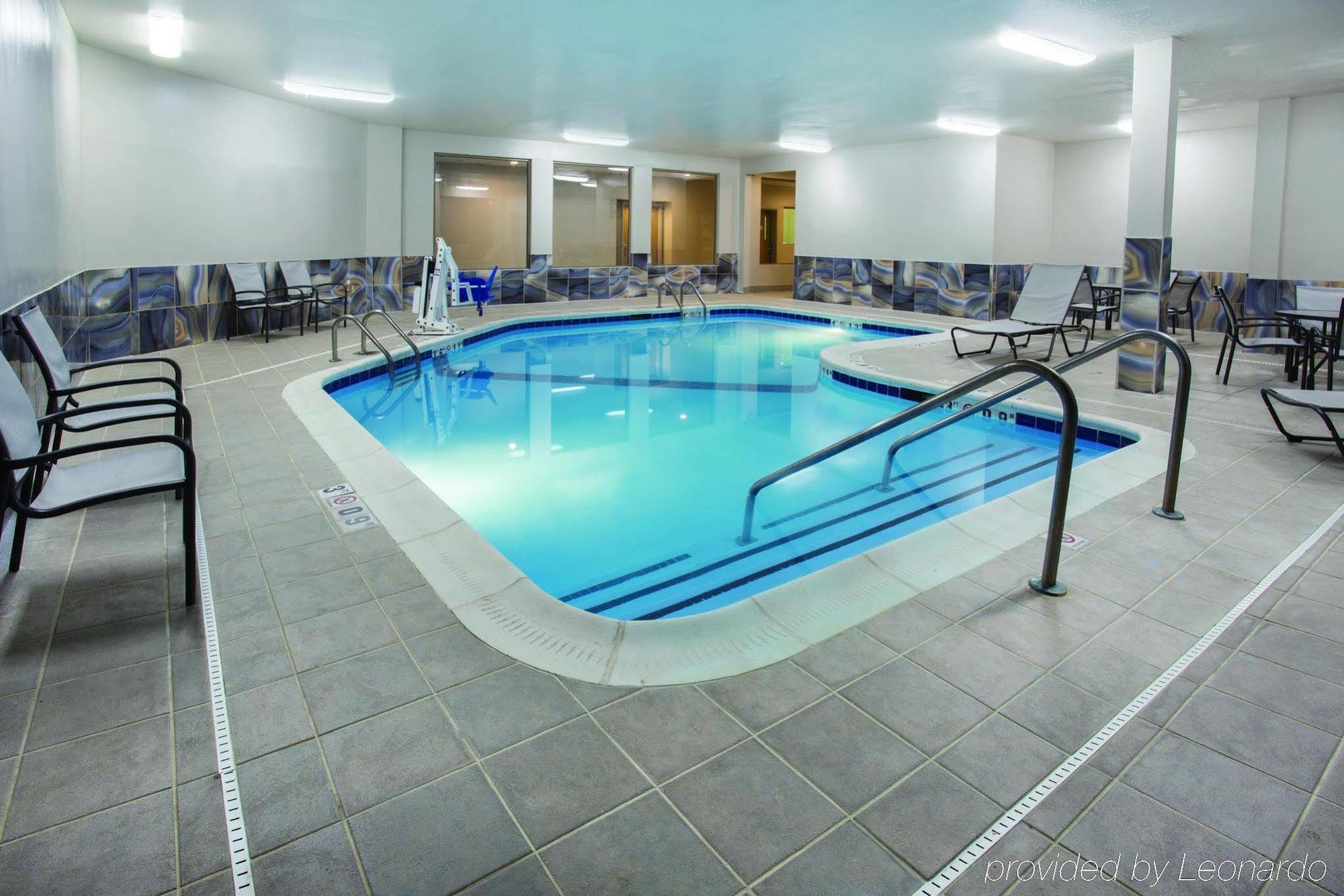Hotel La Quinta & Suits By Wyndham Pontoon Il 3*