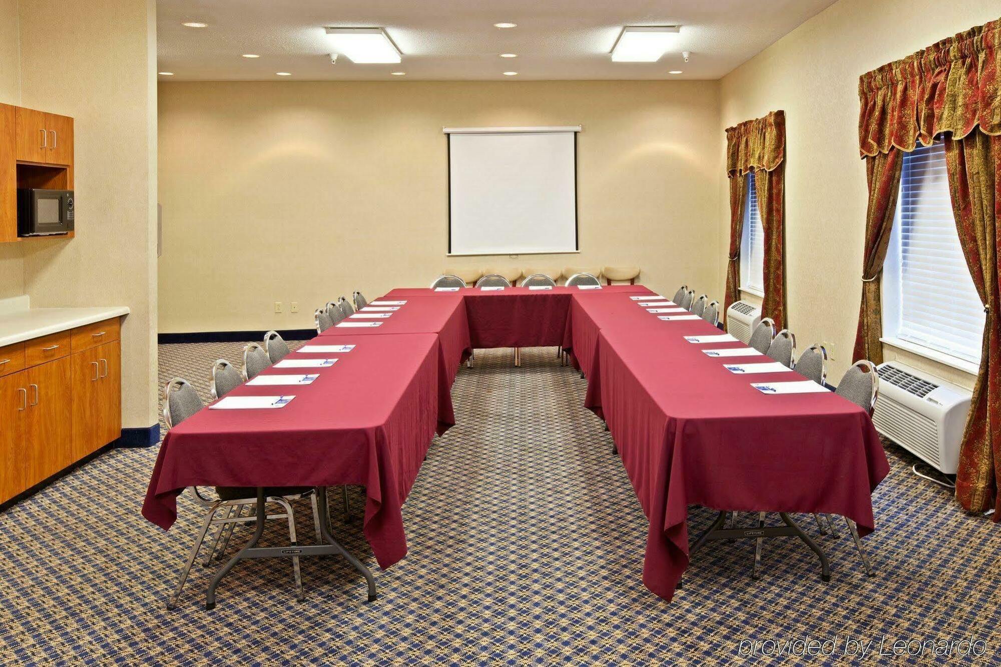 Hotel La Quinta & Suits By Wyndham Pontoon Il