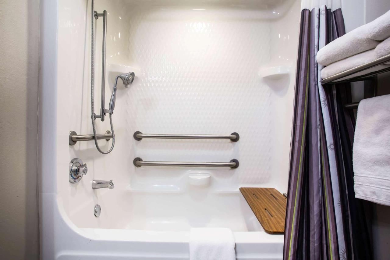 La Quinta & Suits By Wyndham Pontoon Il Hotel 3*